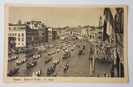 AK Venedig / Venezia, Speziell die Rialtobrücke Goldelrennen