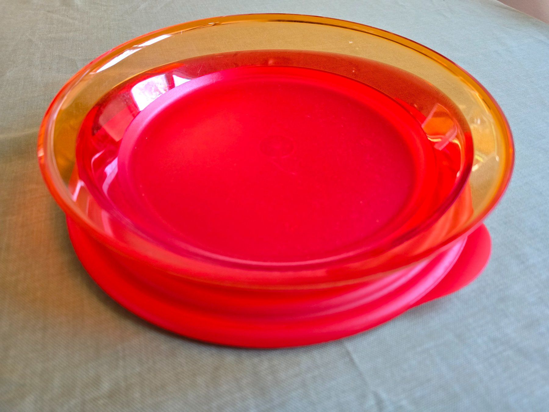 Tupperware Contenitori & Simili: Servierschale von Tupperware orange/rot – Usato da Safenwil venduto da Flaboenel 1