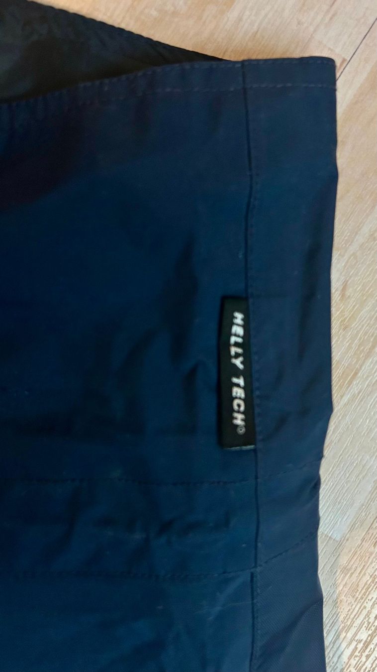 Helly Hansen Pantaloni: Helly Hansen Tech Junior Skihose Winterhose Grösse 140 – Usato da Zürich venduto da DepotCharity 4