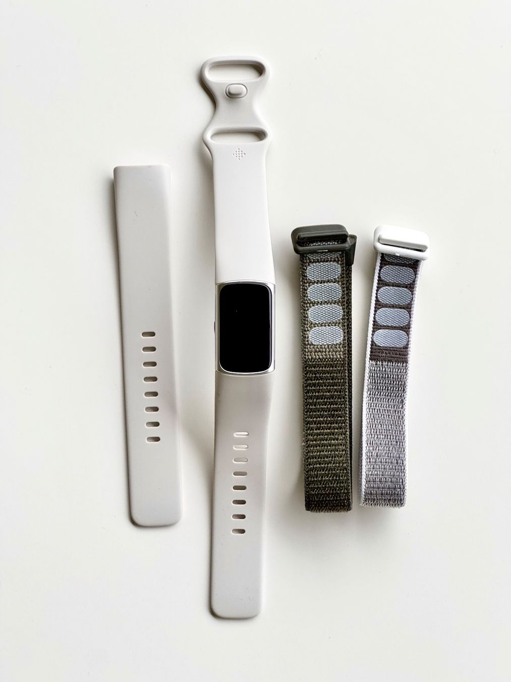 Fitbit Smartwatch: Fitbit Charge 6 + 2 Ersatzbänder – Usato da Schwerzenbach venduto da Lumi1 1