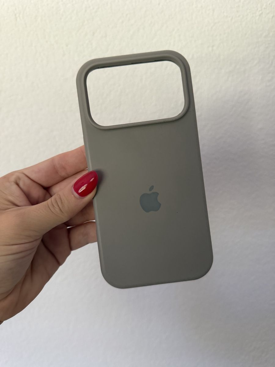 Apple Covers & Schutzfolien: Apple iPhone 17 pro / 18 pro case  – Gebraucht aus Gränichen von Domsiiiii