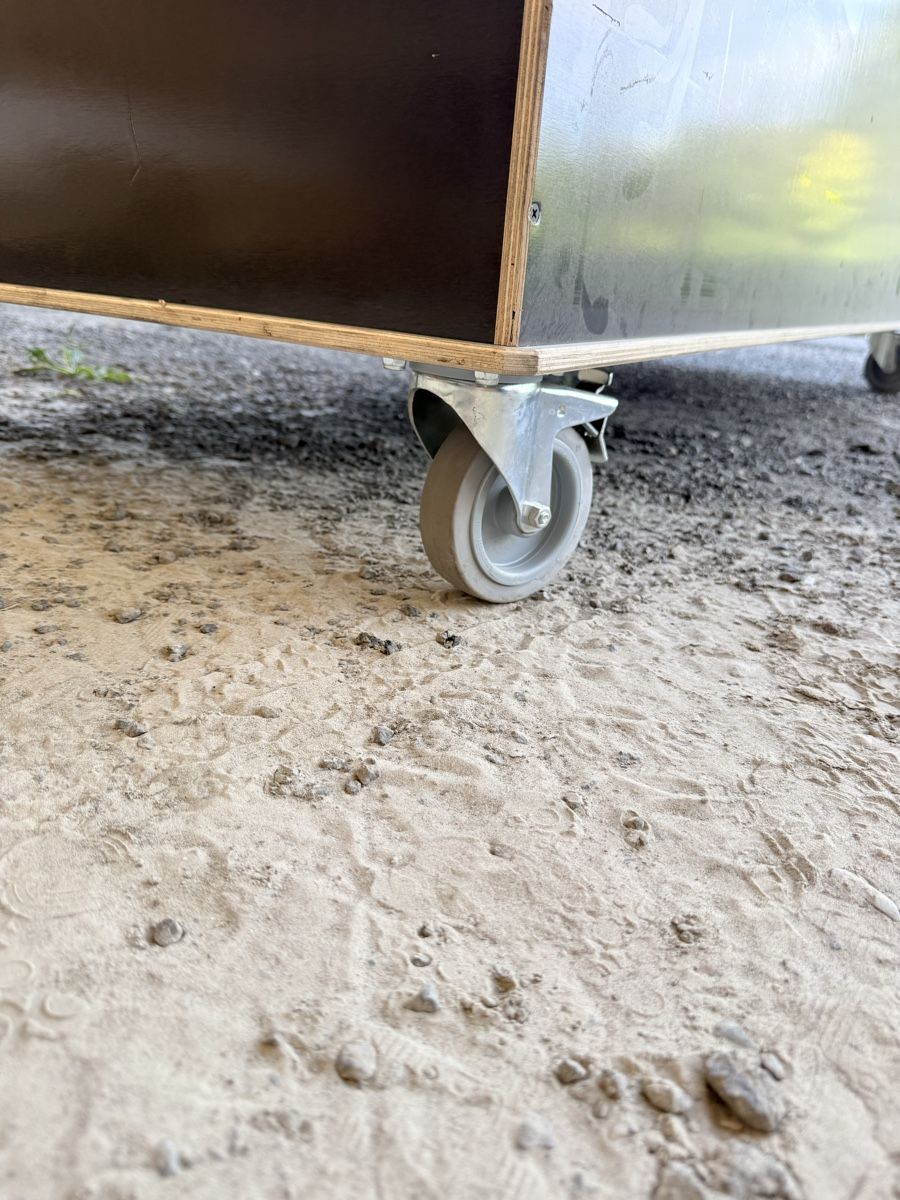 Transportkisten: Holzkiste auf Rollen  – Gebraucht aus Affoltern BE von _Kaeser_ 2