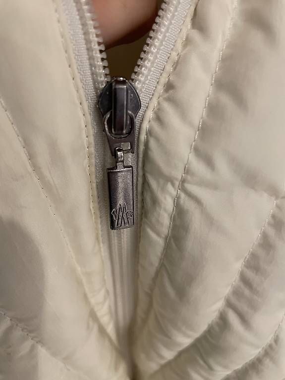 Giacche: Giubbino Moncler vera piuma e pelo – Usato da Mendrisio venduto da mar_ws8b 4