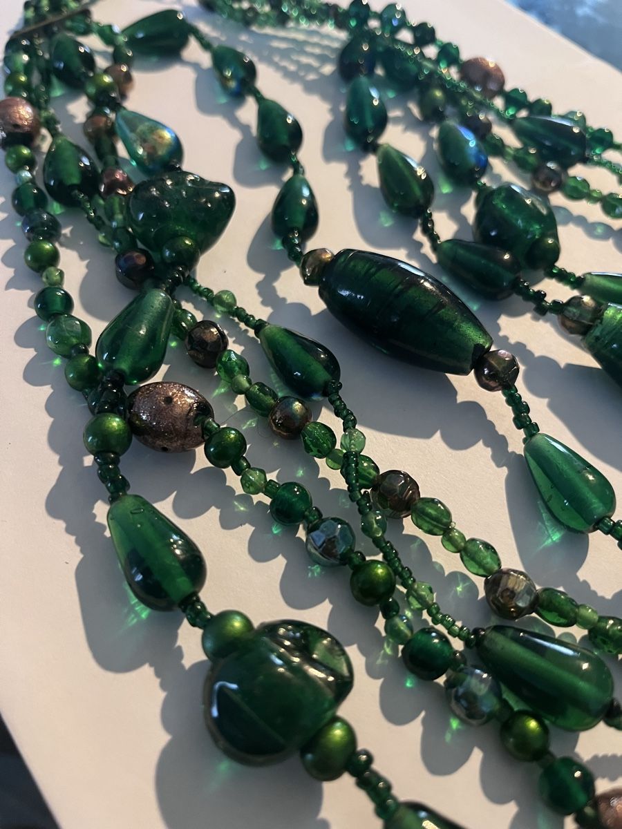 Ketten: Élégant collier vintage à plusieurs rangs vert émeraude – Gebraucht aus Zürich von ivi_aka_d 1