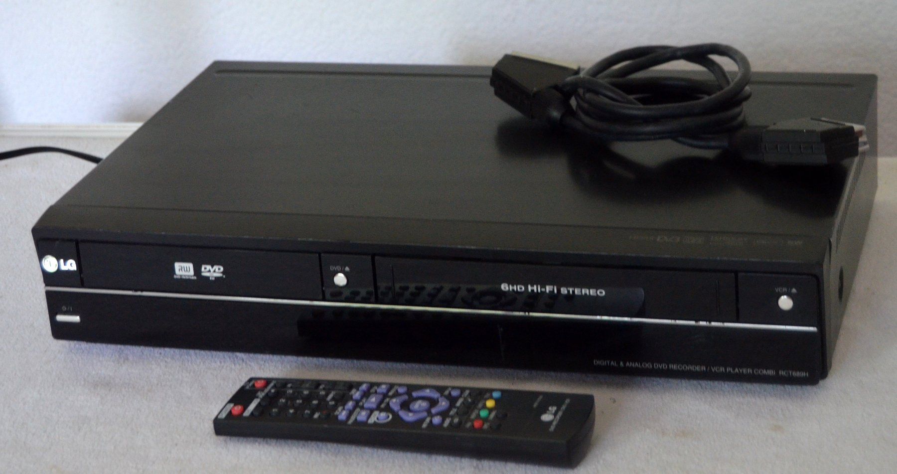 LG Registratori: Combo DVD/ VHS  LG RCT689H HDMI – Usato da Collonges venduto da arashee 1