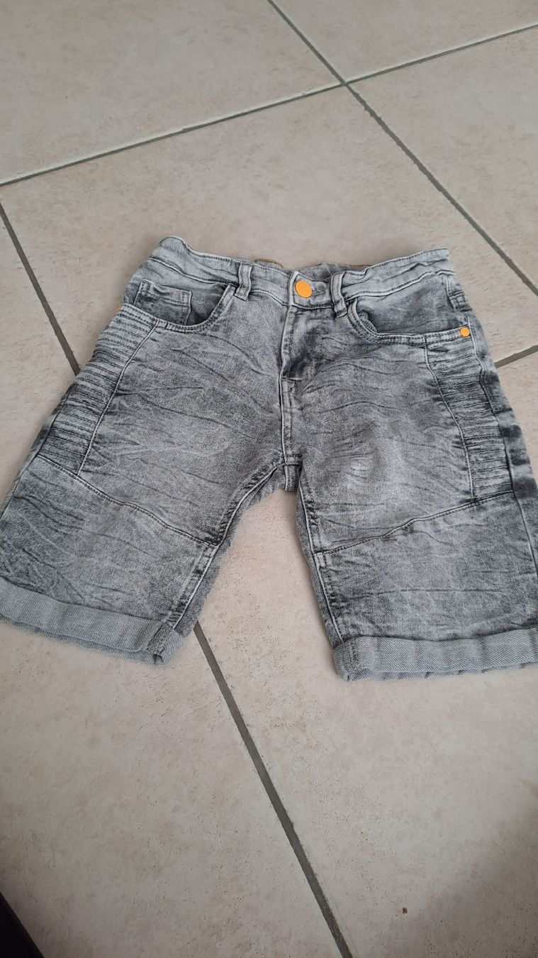 Pantaloni: Shorts  – Usato da gümmenen venduto da flower124