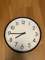 Wanduhr schwarz guter Zustand