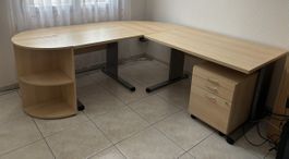 Eck-Schreibtisch