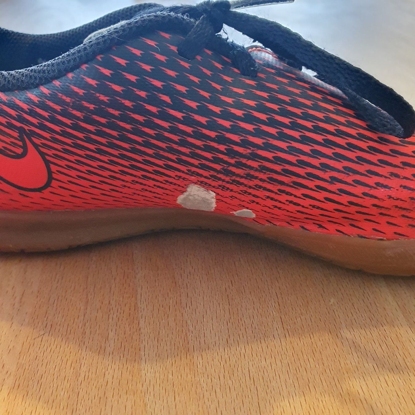 Nike Scarpe per ragazzi: Fussballschuhe v. Nike, Gr. 37.5 – Usato da Bilten venduto da pelanov 2