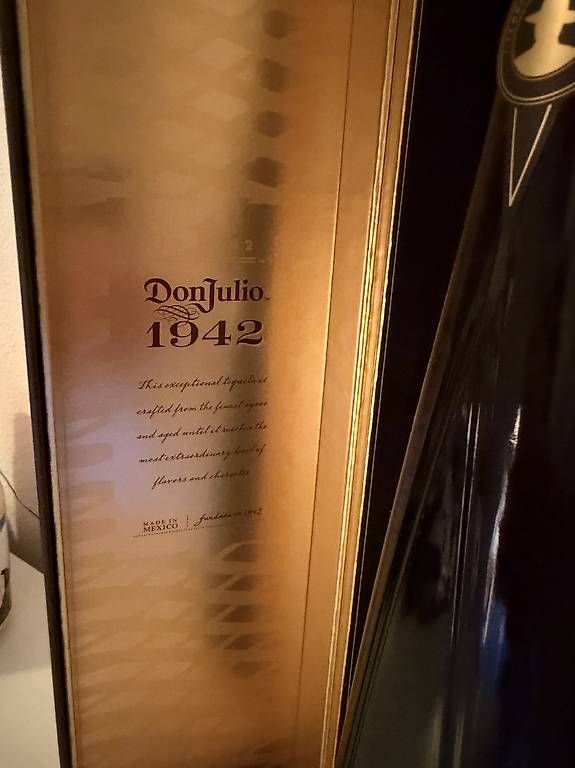 Bevande alcoliche: Don Julio 1942 avec coffret  tequila premium – Usato da Carouge GE venduto da mil_hrf8 1