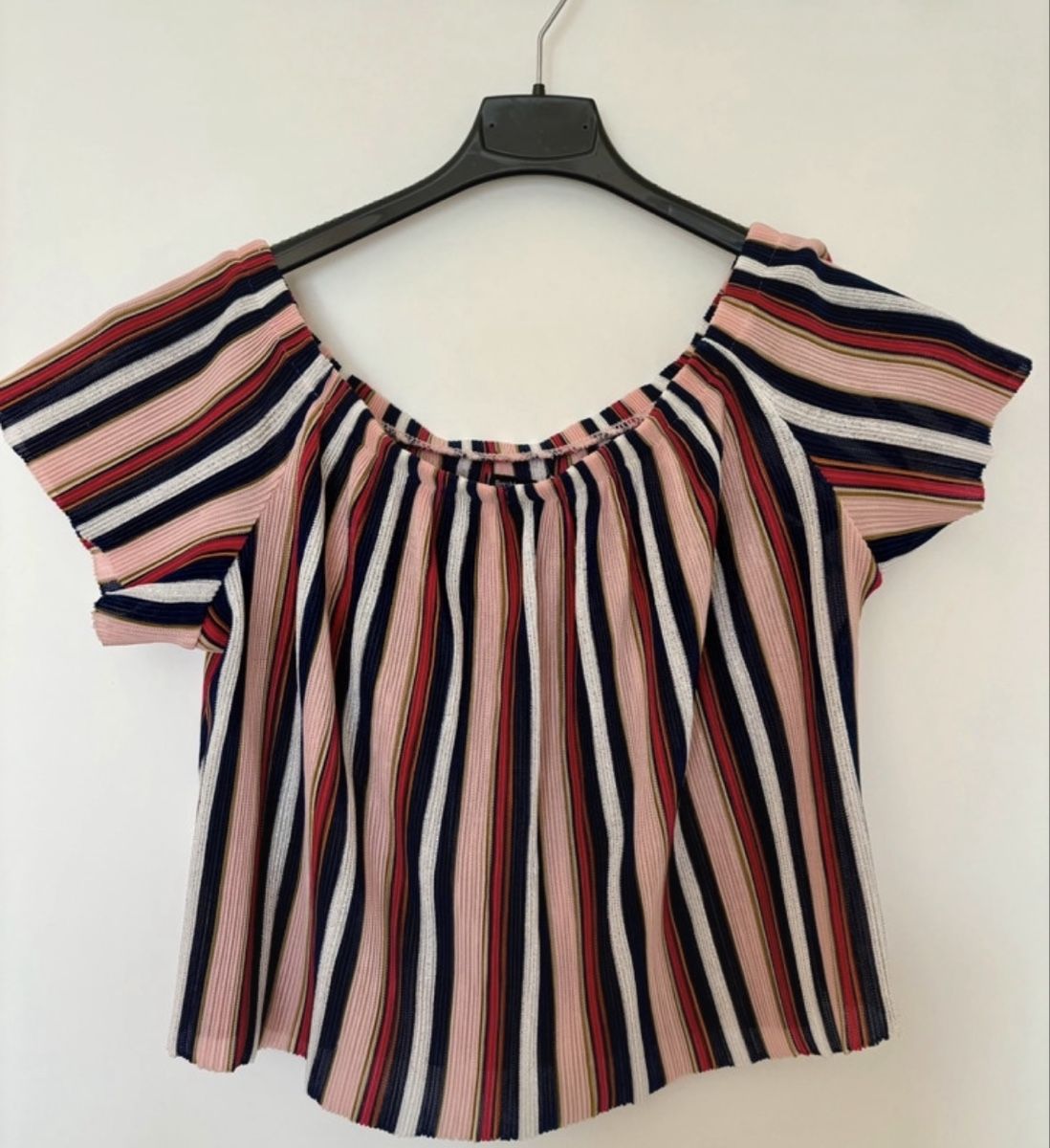 Bershka Top: Summer Top Off Shoulder Bershka – Nuovo (secondo la descrizione) da Genève venduto da gai_w7bf