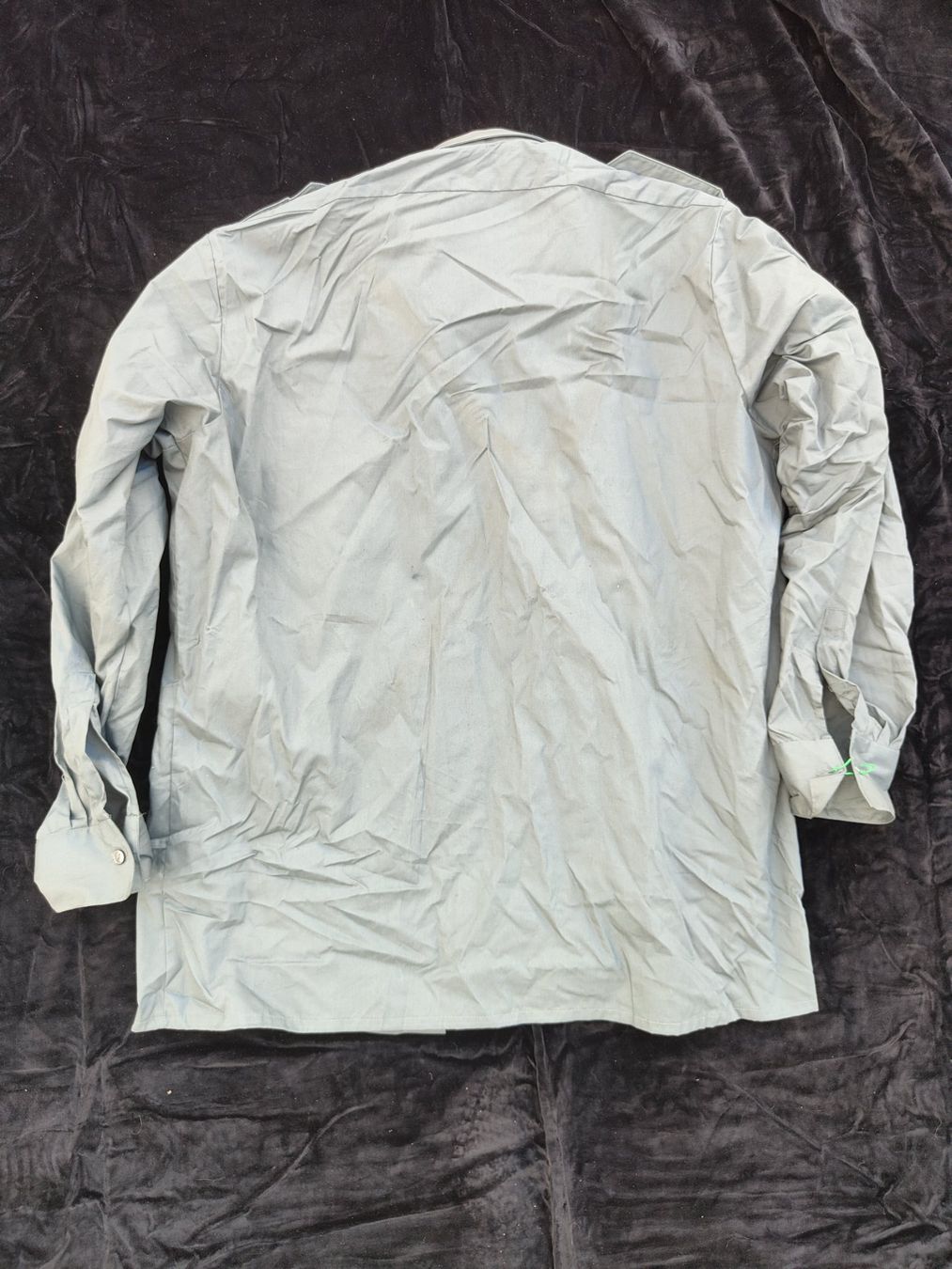 Armée suisse Uniformes: Hemd Grösse 42, grau – D'occasion à Bauma par SwissMilitaria 2