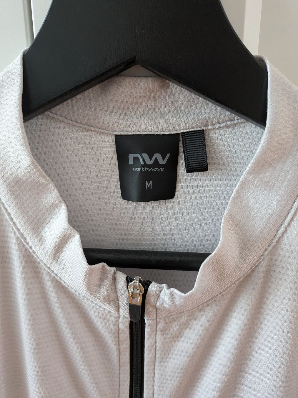Northwave Canottiere & Pantaloni: Northwave Kurzarm Velojerseys Gr. M – Usato da Glattbrugg venduto da domiculix 1