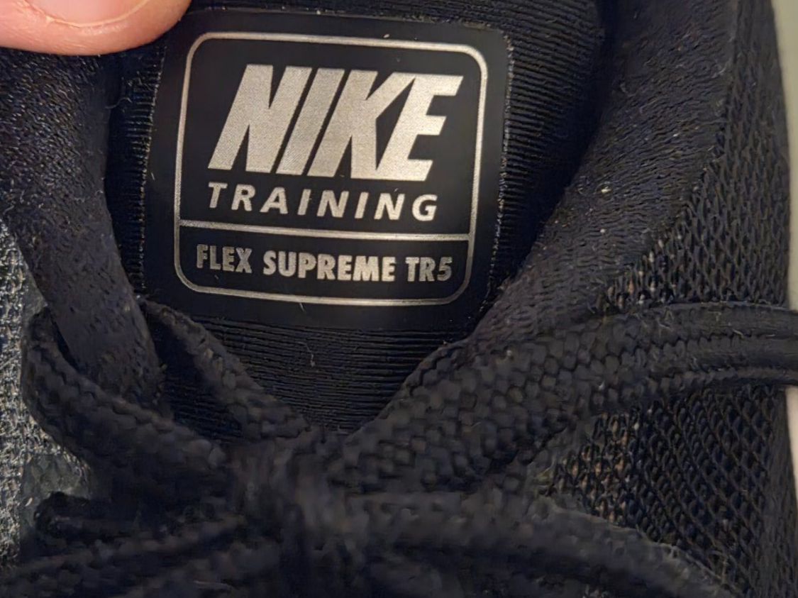 Nike Damenschuhe: Nike Flex Supreme TR5 Training Schuhe, Grösse 36.5, Schwarz – Gebraucht aus Schwerzenbach von BilboInSchwerzi 2