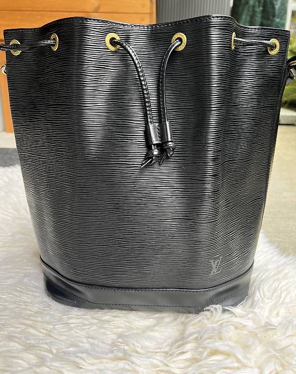 Louis Vuitton Borse da donna: Louis Vuitton NéoNoé Leder schwarz – Usato da Dübendorf venduto da fadrinli