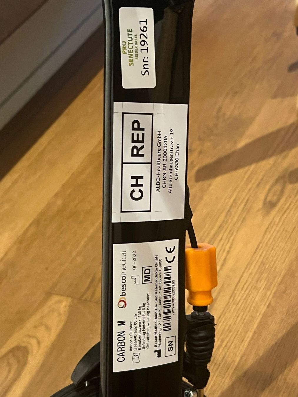 Gehhilfen: Rollator Carbon – Neu (gemäss Beschreibung) aus Augst BL von Desimi 5
