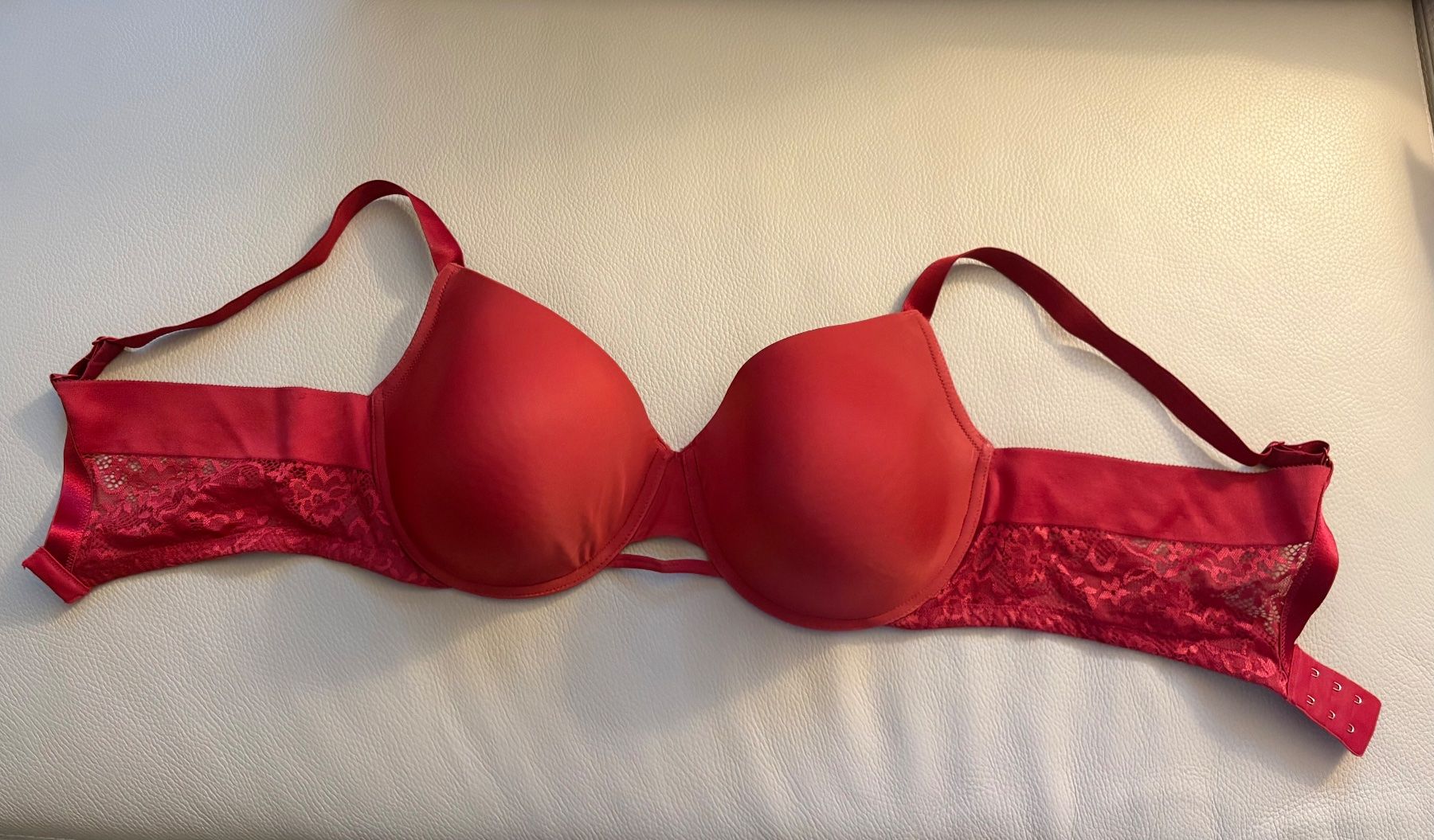Triumph Autres dessous: Damen BH Gr.85 E – D'occasion à Embrach par Bdennis