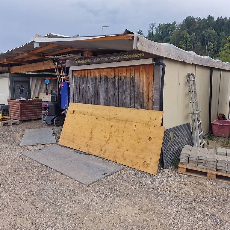 Contenitori edile: 7x3m Container mit Garagentor – Usato da Wolhusen venduto da majesoj