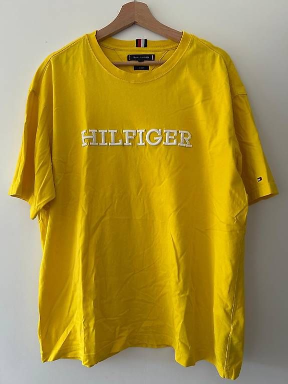 Tommy Hilfiger T-shirt: T-Shirt Tommy Hilfiger gelb – Nuovo (secondo la descrizione) da Muttenz venduto da anj_2qy5