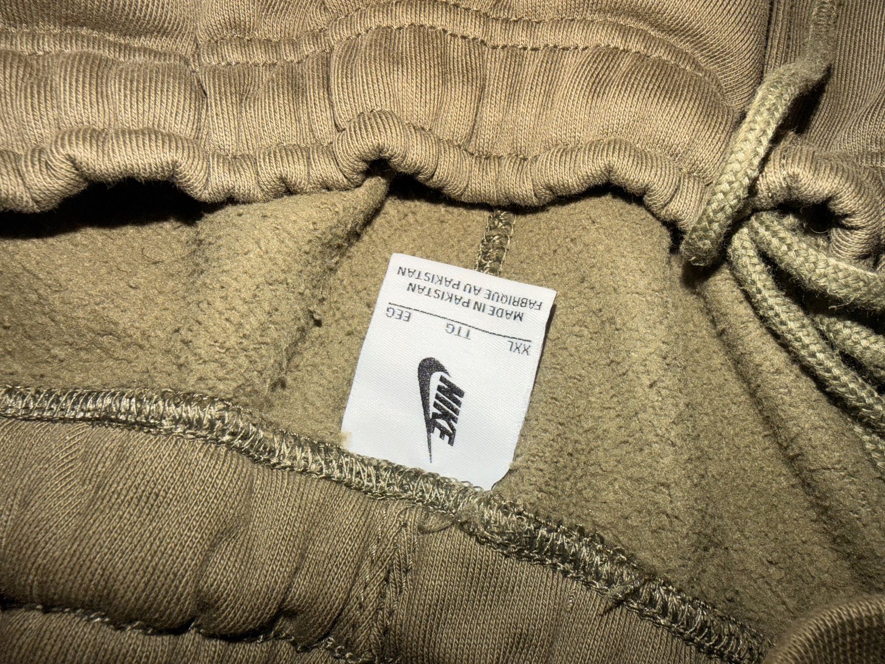 Nike Jumpsuits: Nike Traineranzug XXL – D'occasion à bülach par Happylion1 4