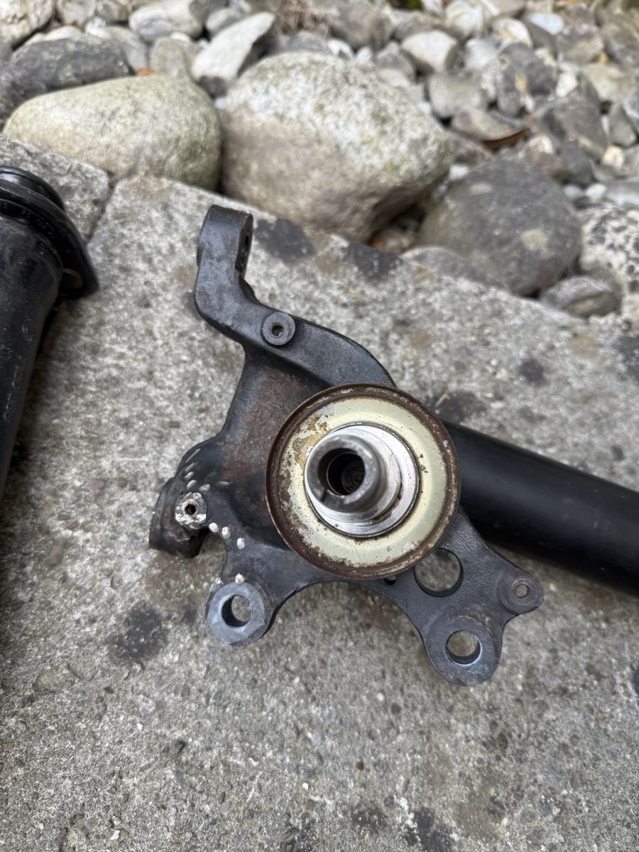 BMW Toutes les pièces auto: Originale Bmw e30 Federbeine mit Eibach Federn – D'occasion à Lachen SZ par joe_jkx8 3