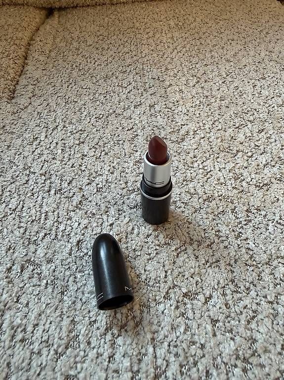 Mac Cosmetics Make-up: Mac Mini Lippenstift Del Rio – Nuovo (secondo la descrizione) da Dietikon venduto da Prelovedpearls