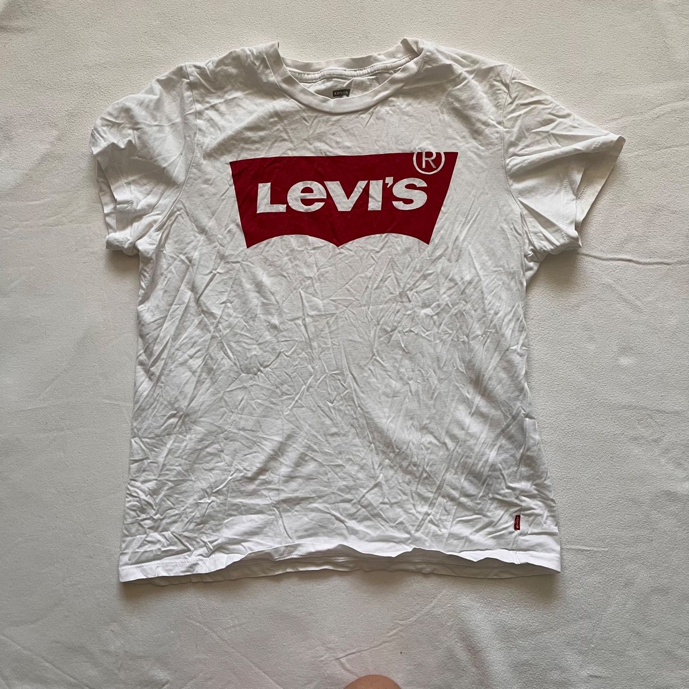 Levi's T-shirt: T-SHIRT BLANC LEVI'S – Usato da Cortaillod venduto da Leane.g