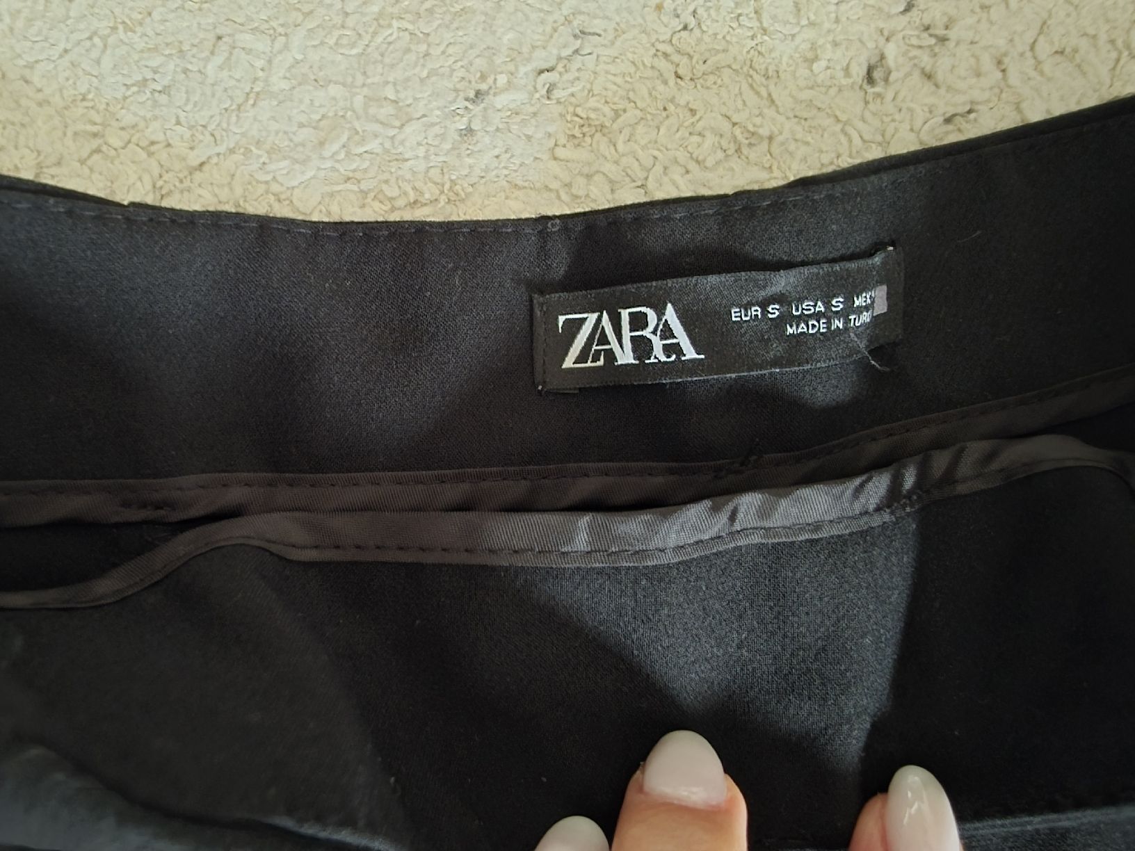 Zara Pantaloni: Short Zara noir, taille S 36 – Usato da Vevey venduto da Renka2011 1