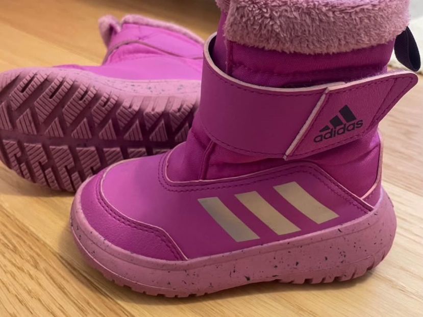 Adidas Scarpe per ragazze: Adidas Winterschuhe Gr 24 – Usato da Gossau SG venduto da nen_8tj8