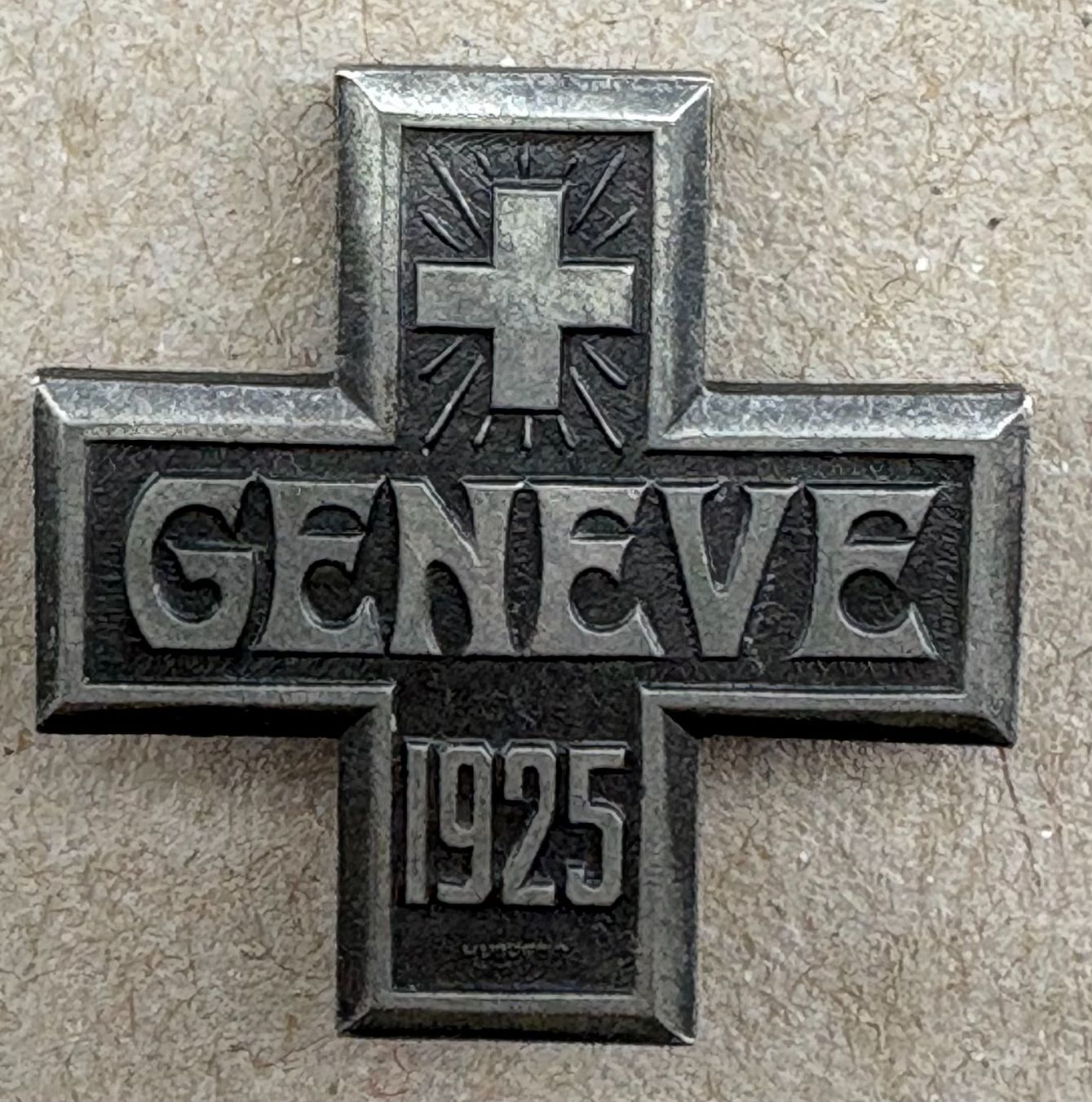 Placchette & Badge: ANSTECKER GENEVE 1925 – Usato da Ostermundigen venduto da Wyatt-Earp