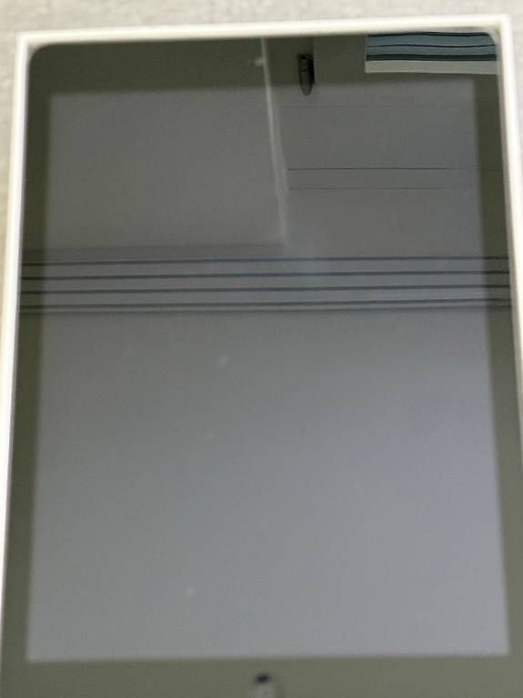 Apple Tablet PC: Apple iPad Wi-Fi 128GB - model A14474 – Usato da Belp venduto da SCF_87 3