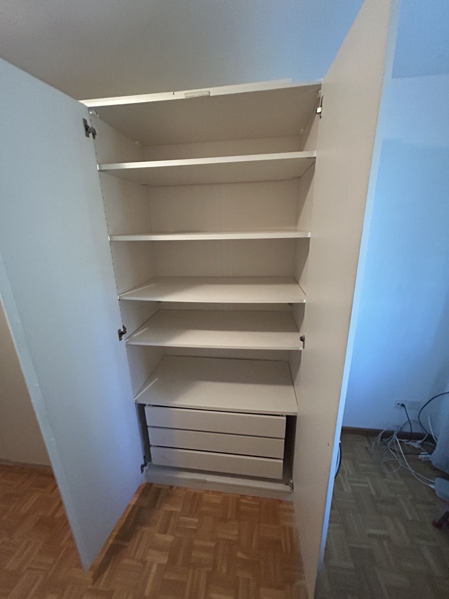 Schränke: Kleiderschrank weiss 252 cm breit – Gebraucht aus Mägenwil von Fmoesi 3