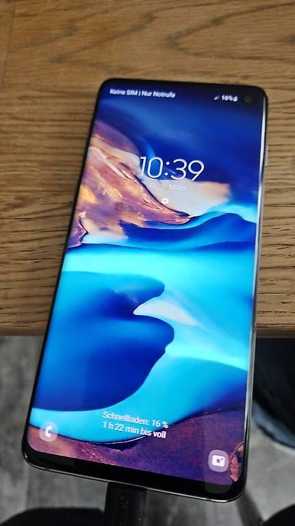 Telefoni cellulari / Smartphones: Samsung Galaxy S10 – Usato da Obergösgen venduto da Paragon