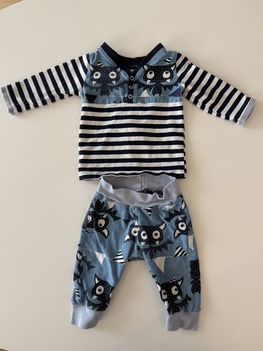 Lotti & Set di vestiti: Baby set - shirt and pants – Usato da Basel venduto da pet_2mhp