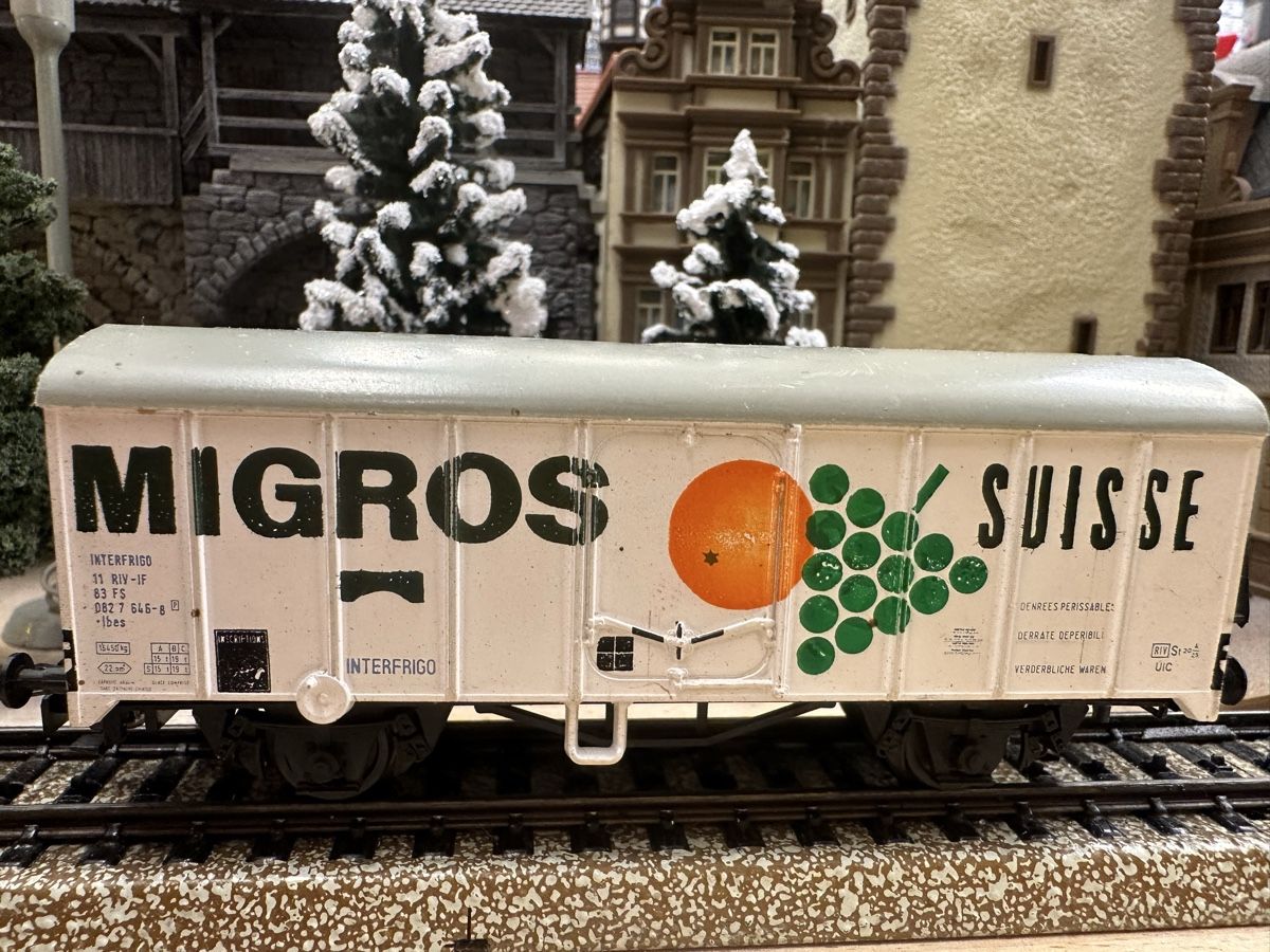 Liliput Modellini di ferrovie: Liliput SBB Migros Güterwagen – Usato da Lupsingen venduto da New-Haven 1