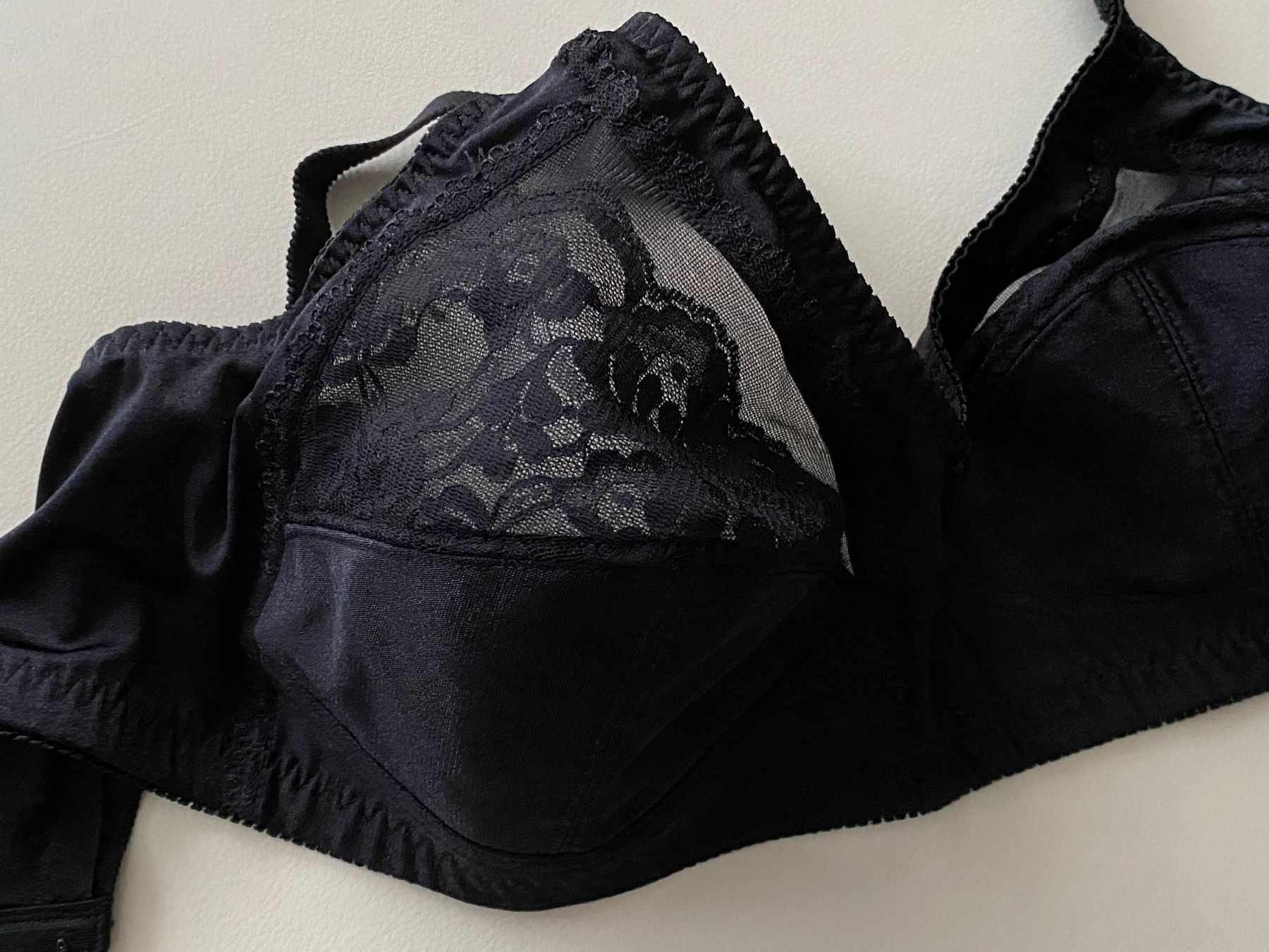 Altra biancheria intima: Feelyou schwarzer BH Gr. 85 D, bügellos – Nuovo (secondo la descrizione) da Dietlikon venduto da Trukaip
