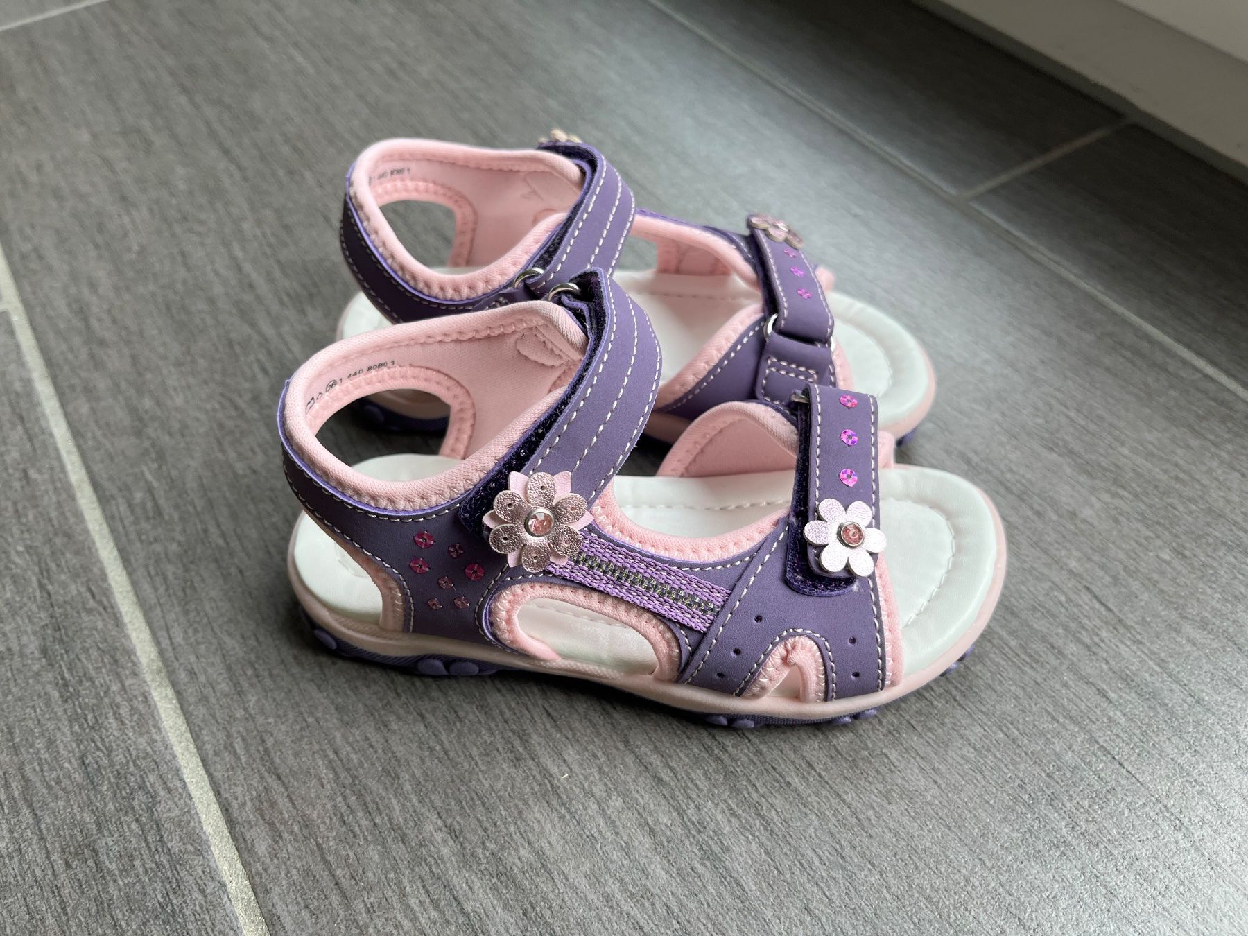 Scarpe per ragazze: Sandalen Gr 26 ungetragen – Nuovo (secondo la descrizione) da Sisseln AG venduto da SaDy211
