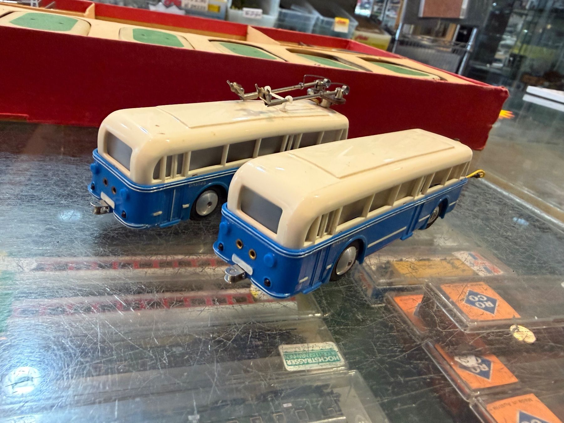 Eheim Modellini di ferrovie: Eheim H0 DC Vintage Trolley Bus 103 – Usato da Chiasso venduto da Carrara-Modellismo 2