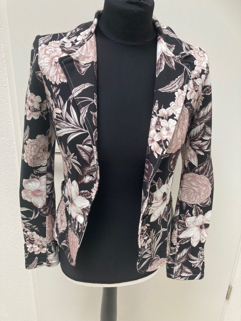 Jacken: Blazer Sommerblazer bunt Gr. 36 – Gebraucht aus Glattpark (Opfikon) von  1
