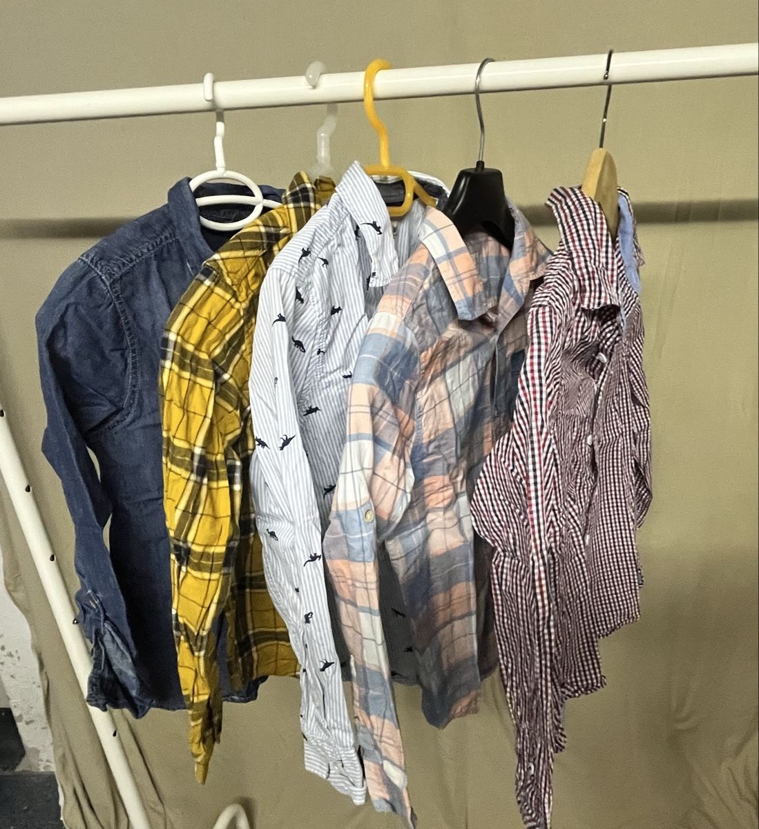 Camicie, T-shirt & Polo: Hemd Langarm  Grösse 122/128 – Usato da Zürich venduto da Proton_Slit