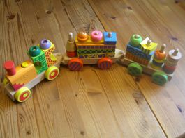 schöne bunte-Klötzli Eisenbahn,Stapelzug a.Echtholz,3-teilig