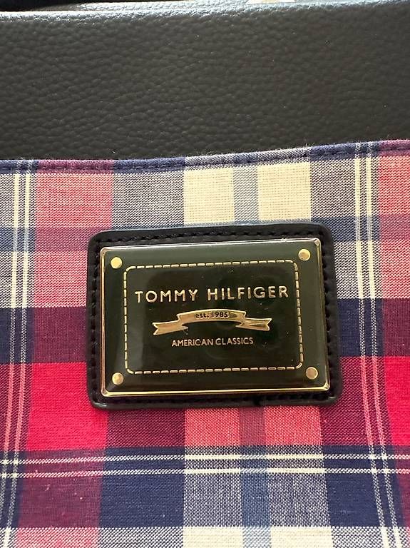 Tommy Hilfiger Borse da donna: Tommy Hilfiger Tasche – Usato da Regensdorf venduto da Angel03 1