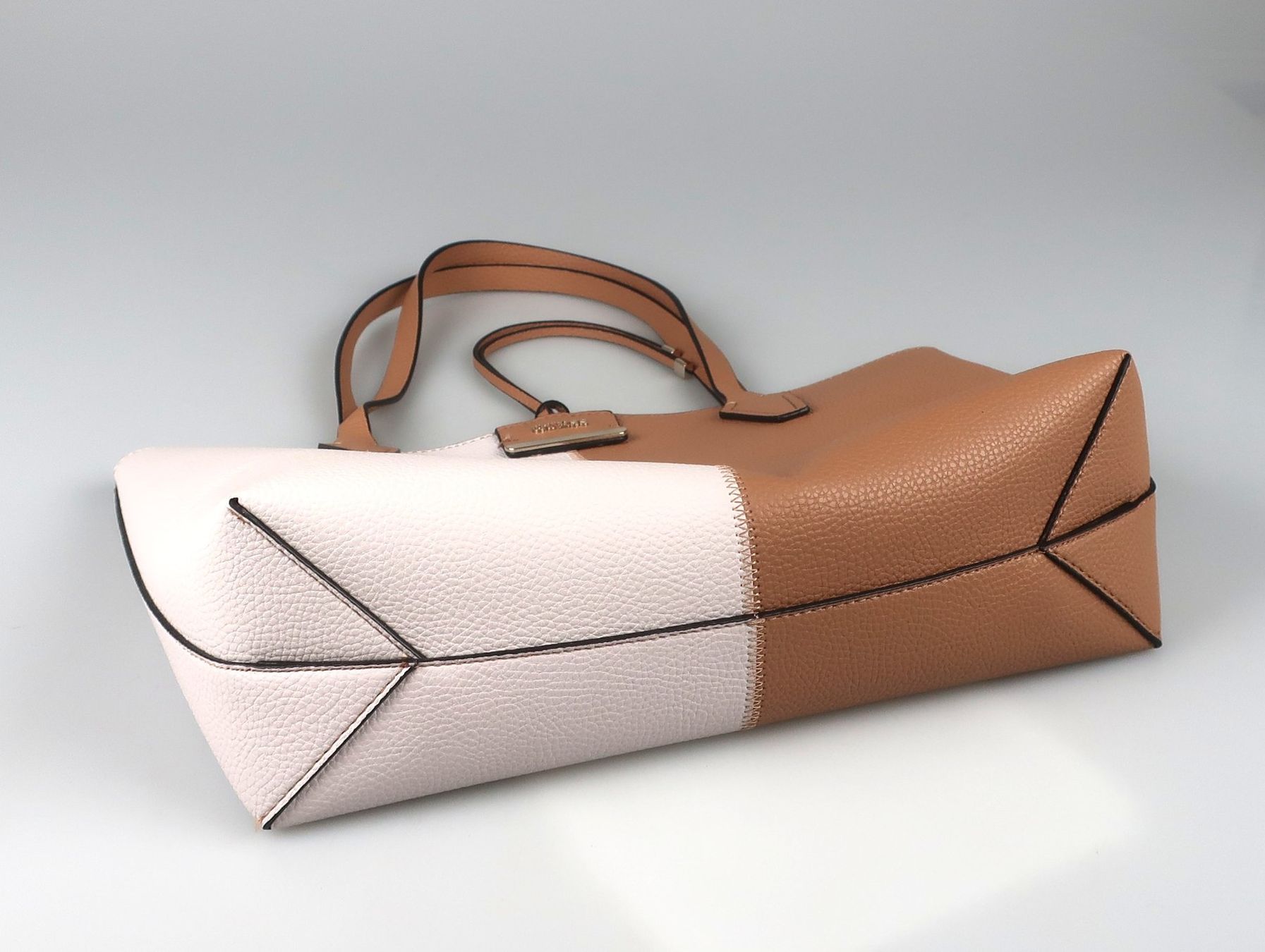 Guess Sacs femmes: Guess Handtasche Bobbi – D'occasion à Volketswil par brockipfannenstil 3
