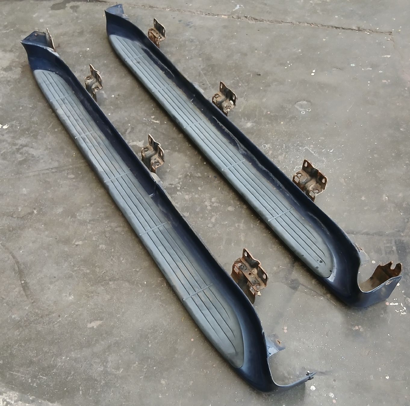 Dodge Alle Autoersatzteile: Marche-pieds Dodge Durango 1998-2003  – Gebraucht aus la heutte von Auto-stock 1
