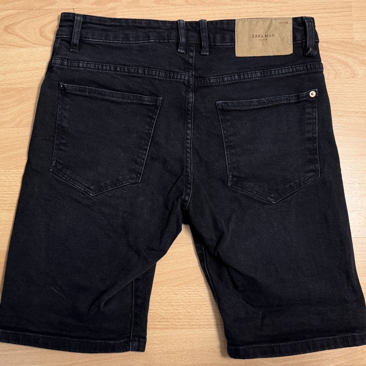 Zara Jeans: Zara Shorts – Gebraucht aus Kilchberg ZH von King_Arth 1