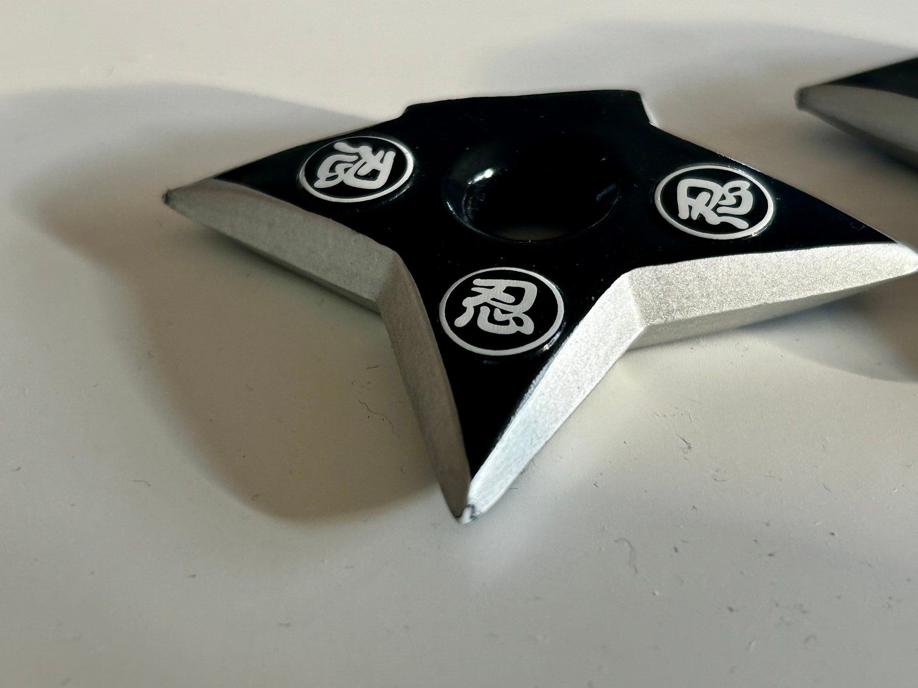 Calamite: 2er-Set Shuriken-Magnete – Usato da Dietlikon venduto da Mankai 4