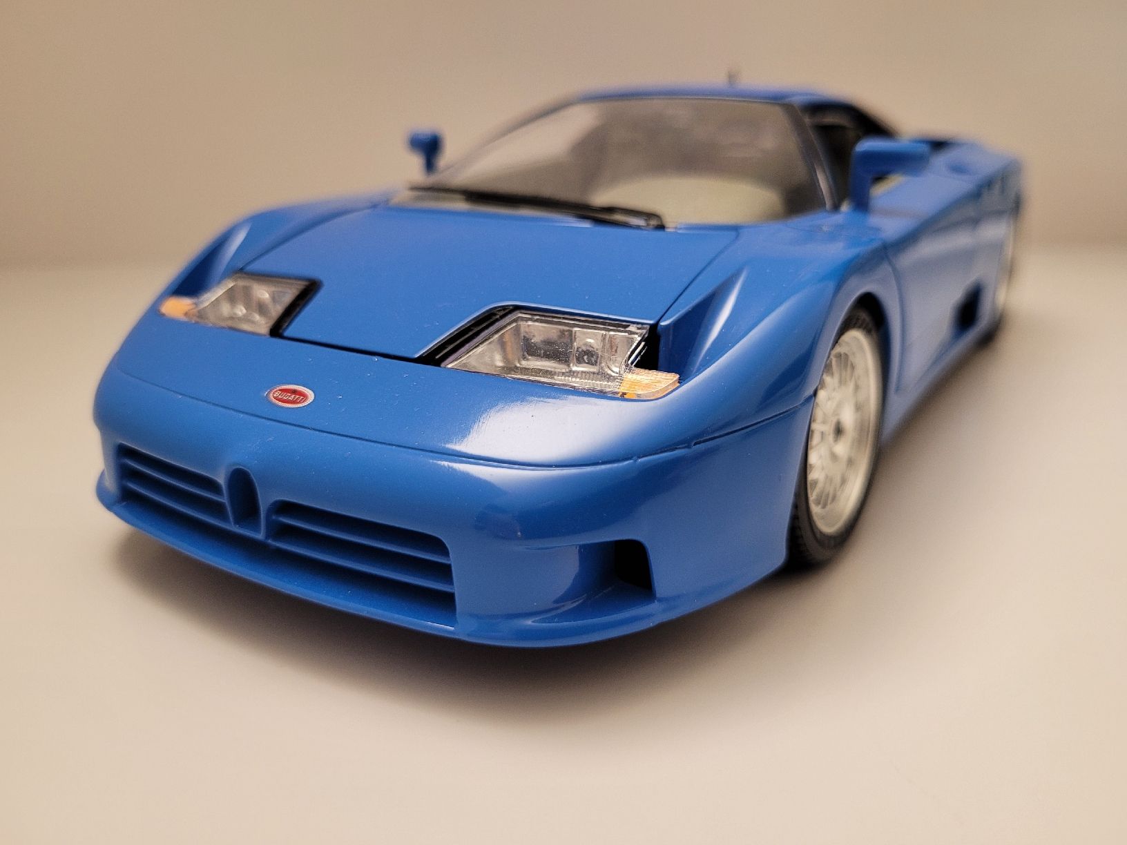 Bugatti Modellini d'auto: BUGATTI EB110 (BBURAGO) 1/18 NEU – Nuovo (secondo la descrizione) da Zumikon venduto da tho_9zm8 1