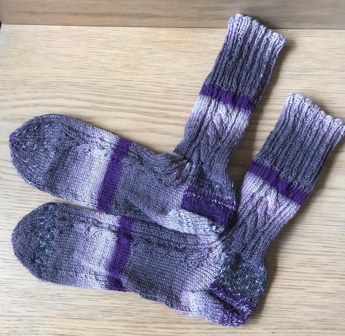 Calze: Gestrickte Herrensocken  Grösse 44/45 – Nuovo (secondo la descrizione) da Huttwil venduto da Sommerhaus