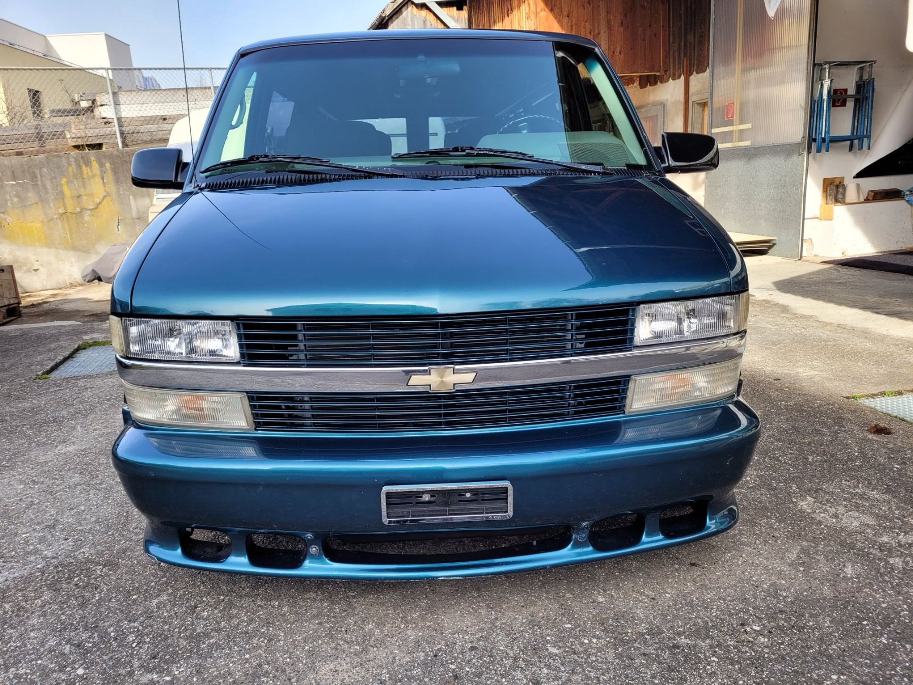 Chevrolet Automobili: Chevrolet Astro Van restauriert – Usato da Buchs SG venduto da Fordtorino 1