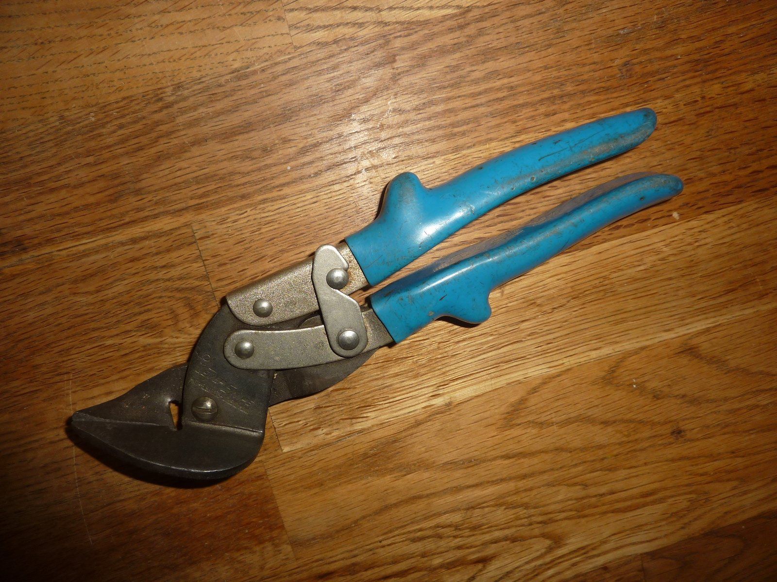 AC-DC Alle Werkzeuge: Hebelwirkungs Blechschneider Lever Snips 9L Leverage Tool – Gebraucht aus Hochfelden von swissice 1